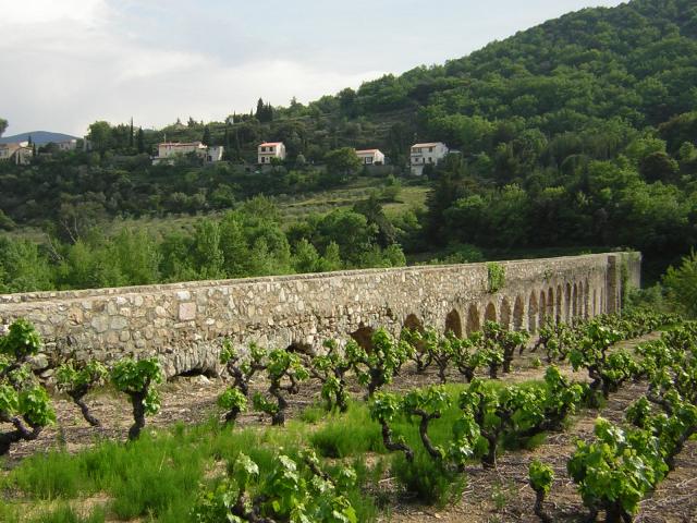 Aqueduc d'ansignan autour de notre location de vacances