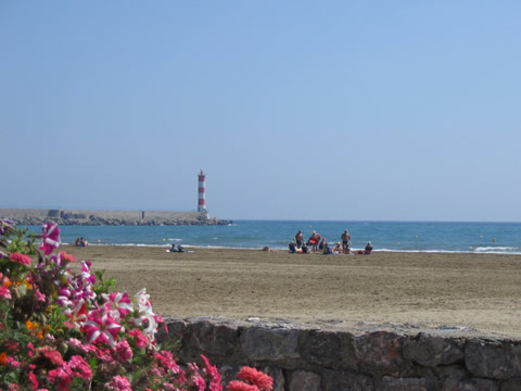 La mer méditerranée à 25 km autour de notre location de vacances