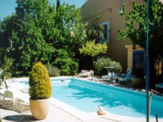 La piscine sur place autour de notre location de vacances