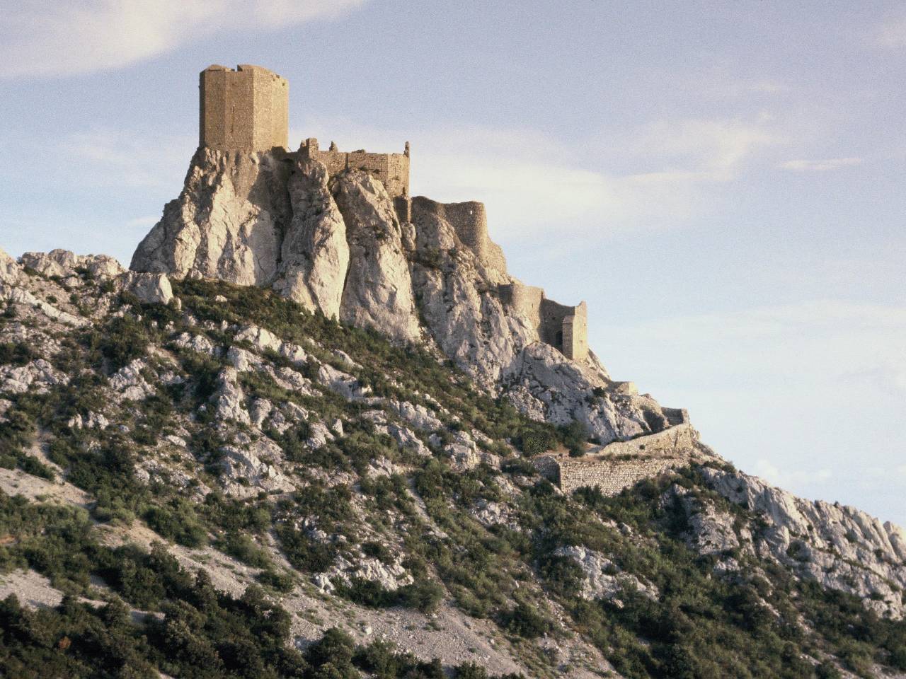 Le Château de Quéribus autour de notre location de vacances