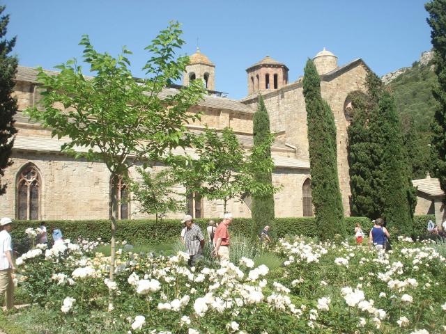 Abbaye de fontfroide autour de notre location de vacances