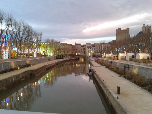 Le marché de noël sur les barques à narbonne