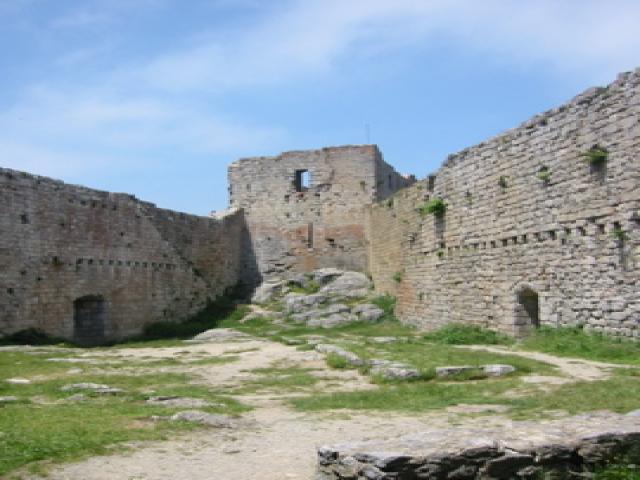 Chateau de montségur ou les cathares ariègeois autour de notre location de vacances