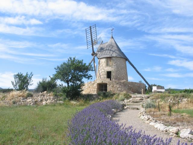 Tourne, tourne, petit moulin ...(3km) autour de notre location de vacances