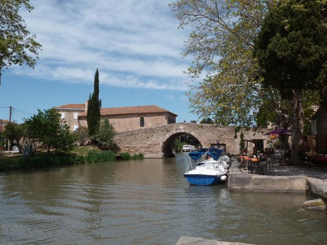 Le Somail au bord du Canal du Midi autour de notre location de vacances