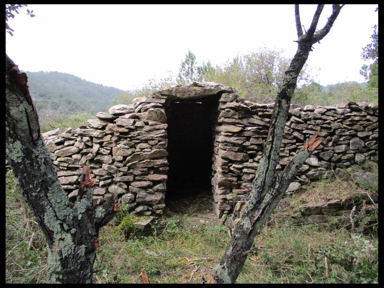 Boucle des Capitelles -abris de pierres sèches- à 5mn à Saint Pierre des Champs autour de notre location de vacances