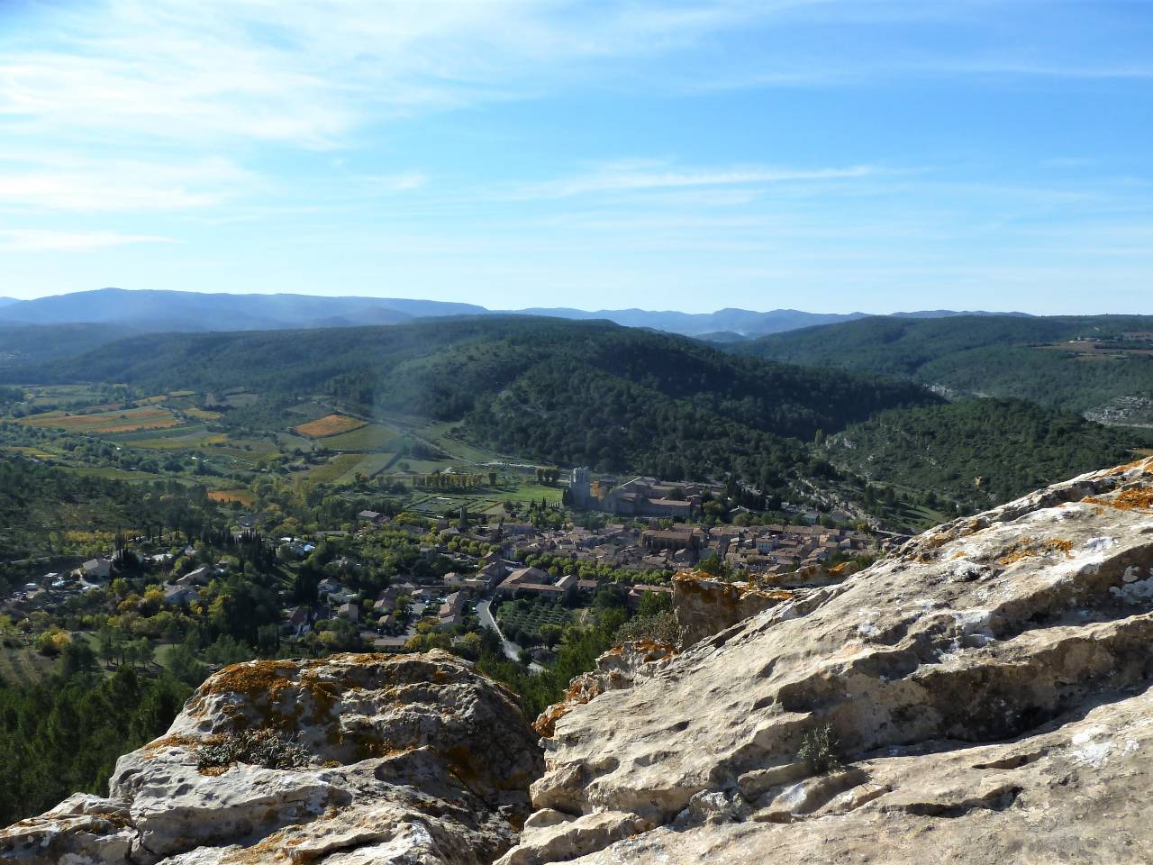 Lagrasse Balade à 12mn : Le pied de Charlemagne et Roc de la Cagalière autour de notre location de vacances