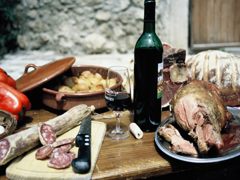 Charcuteries agneau et les vins