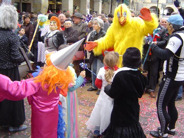 Les goudils du carnaval de limoux autour de notre location de vacances