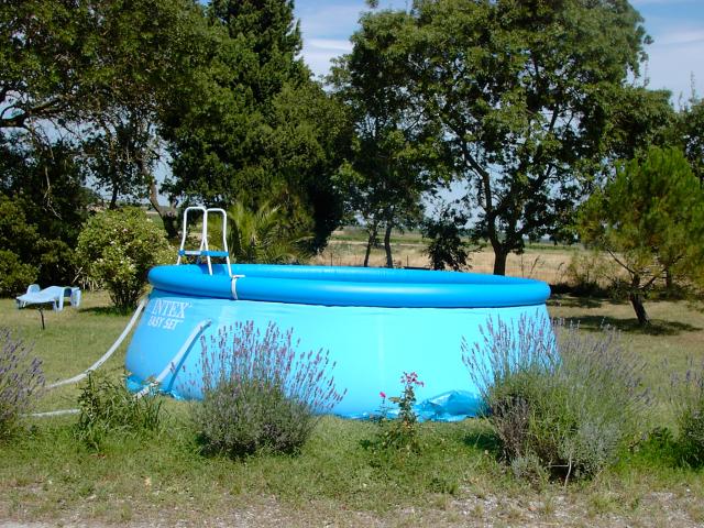 Piscine autour de notre location de vacances