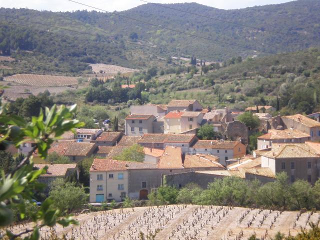 Le village vigneron de st jean de barrou autour de notre location de vacances