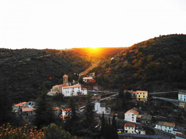 Un coucher de soleil, fin novembre sur lastours.