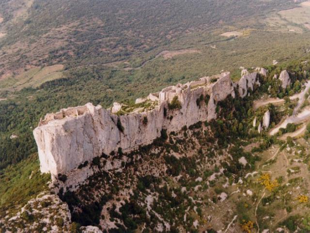 Le château de peyrepertuse autour de notre location de vacances