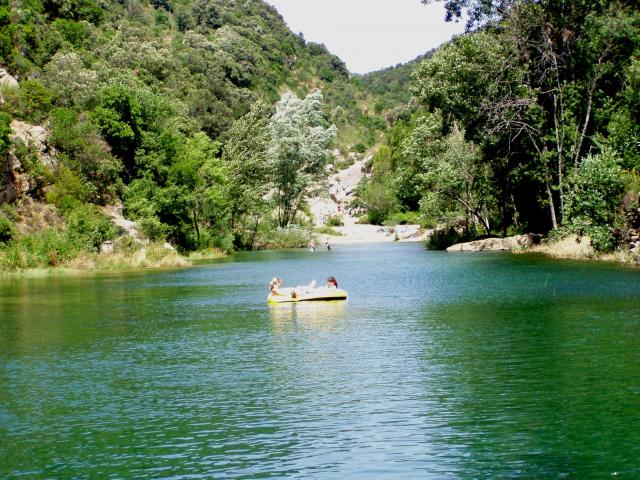 Le lac de duilhac sous peyrepertuse autour de notre location de vacances