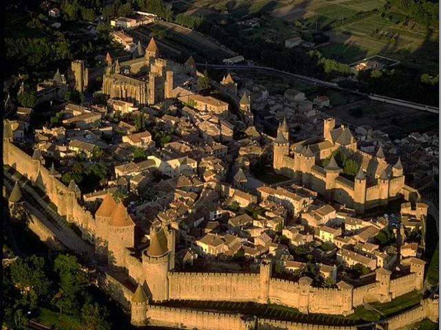 La cité de carcassonne autour de notre location de vacances