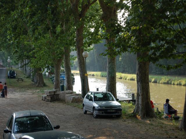 Les berges du canal du midi vous accueillent pour votre détente