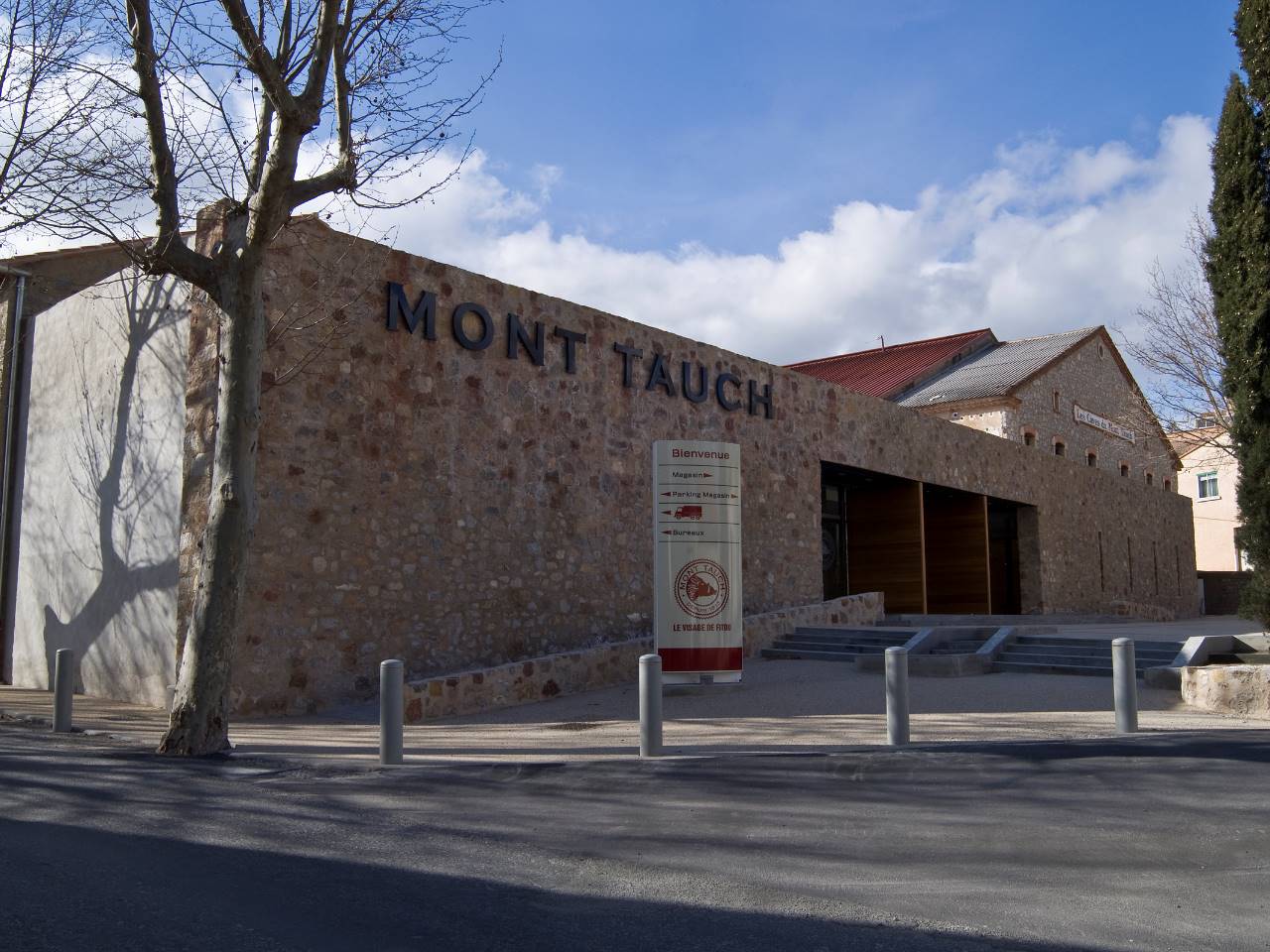 Cave du Mont Tauch et son caveau autour de notre location de vacances